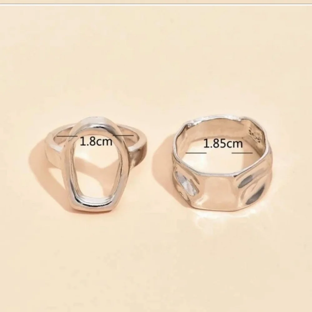 🖤3/$50 Hollow & Textured Silver Ring Set - Picture 3 of 4